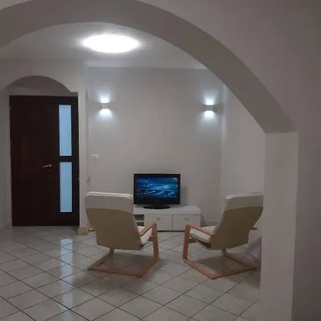 Tuscan Hills Apartment Bientina